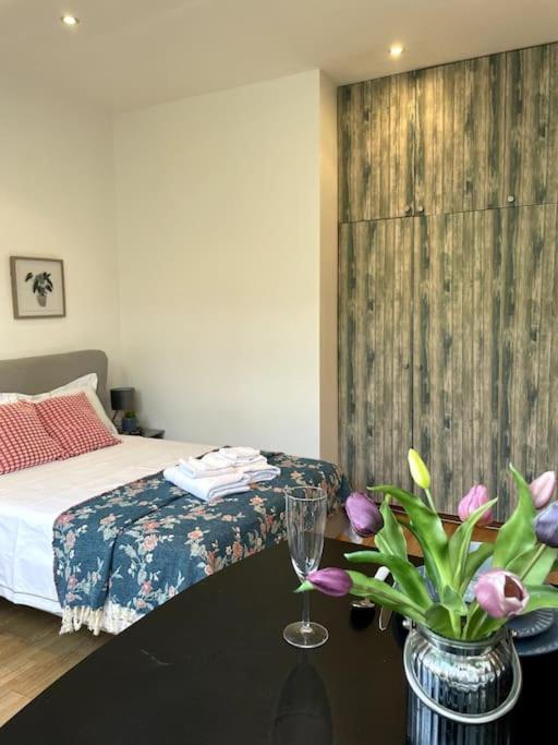 Cute&Cozy Studio Apt In Barons Court Лондон Екстериор снимка
